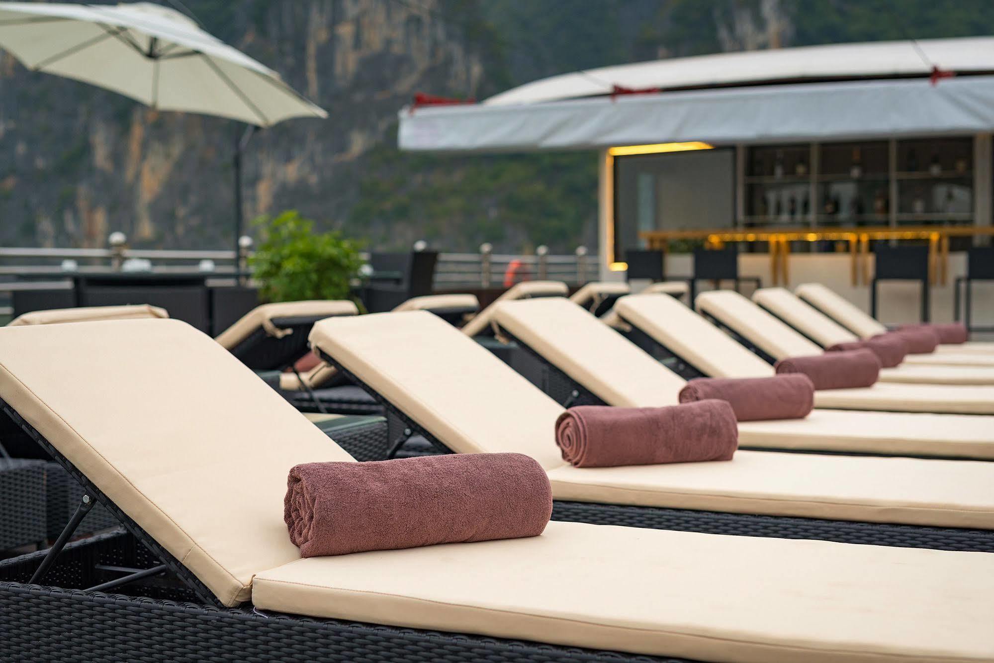 La Vela Premium Cruise - Managed By Paradise Cruises ハロン エクステリア 写真
